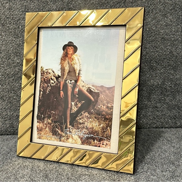 Vintage solid brass 8x10 photo frame raised diagonal lines brown velvet back - Picture 3 of 11